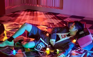 刘昊然迷幻光影时尚大片写真图片_5