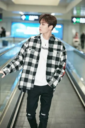 林彦俊帅气儒雅写真图片_3