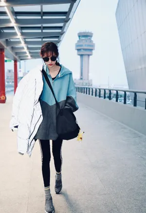 盖玥希机场街拍图片