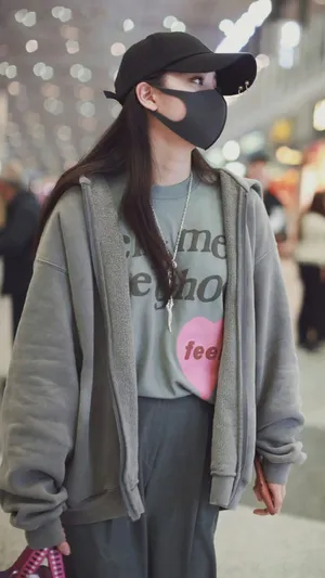 欧阳娜娜宽松休闲风街拍图片_7