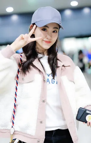 祝绪丹可爱甜美机场照图片_3