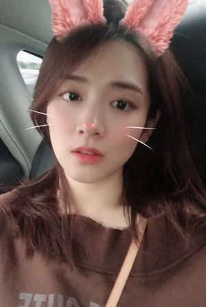 陈昊宇可爱俏皮自拍照图片_3