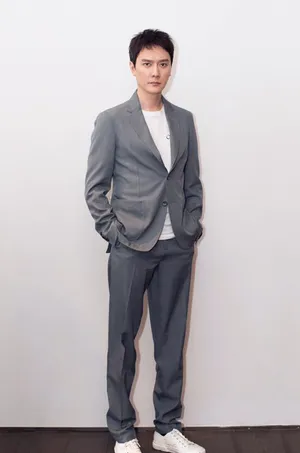 冯绍峰儒雅帅气活动照图片_5