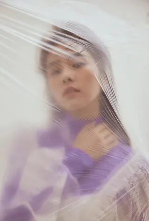 白鹿温婉迷人时尚写真图片_1