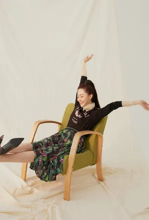 黄梦莹清爽甜美春日写真图片