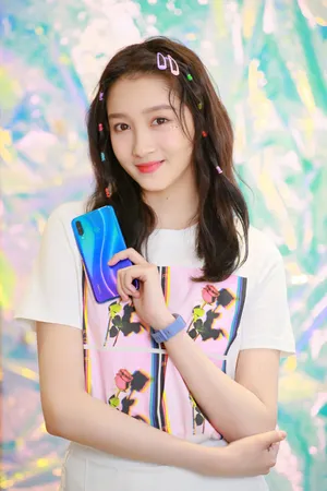 关晓彤甜美活动写真图片_7