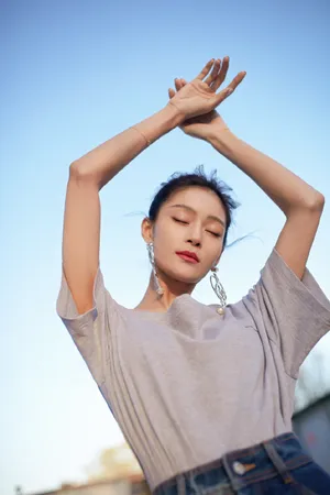 王媛可性感时尚写真图片_6
