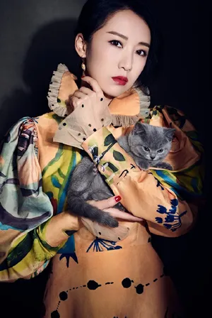 李念冷艳魅力写真图片_4