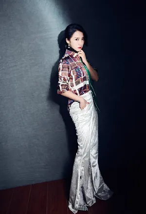李念冷艳魅力写真图片_5