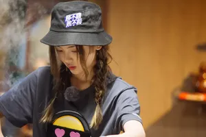 杨超越《哈哈农夫》唯美剧照图片_5