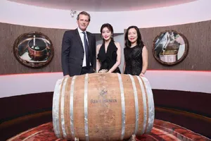 秦岚优雅性感活动图片_4