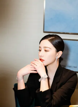 阚清子轻熟性感活动写真图片_3