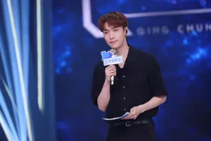 张艺兴《青春有你》帅气图片_5