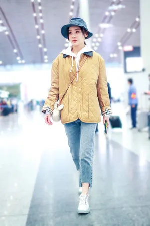 袁姗姗俏皮可爱街拍图片_7