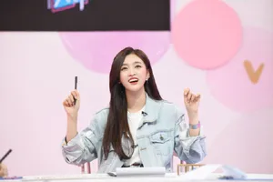 吴宣仪《遇见你真好》清新甜美图片_3
