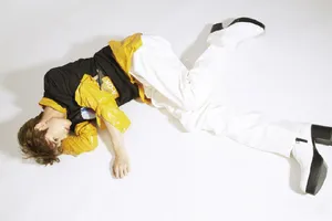 林彦俊简单有型海外杂志写真图片_3