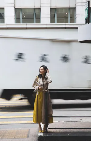 李一桐优雅街拍图片_1
