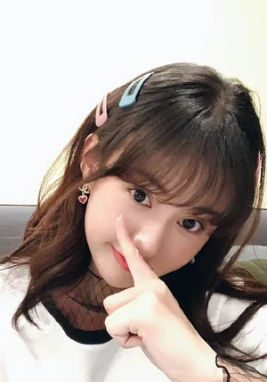 郑合惠子甜美养眼自拍照图片