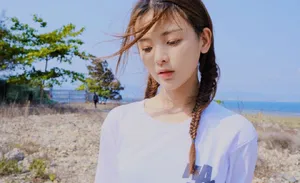 杨超越春日小清新写真图片