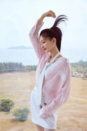 江疏影优雅性感活动写真图片_7