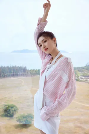江疏影优雅性感活动写真图片_8