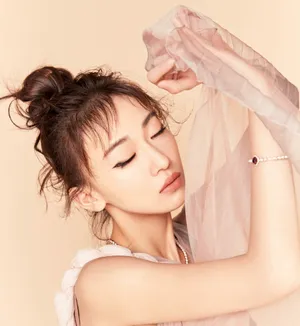 吴谨言清新秀丽写真图片_2