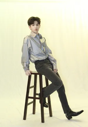 黄明昊《天天向上》剧照图片_7