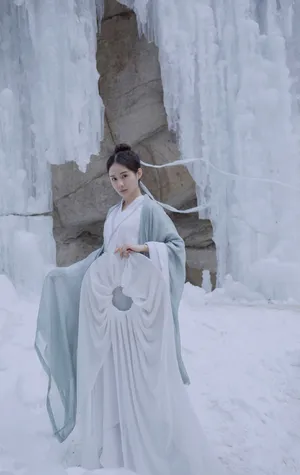 郑合惠子唯美古风写真图片_7