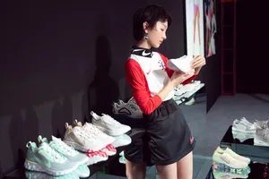 周冬雨唯美品牌活动图片_3