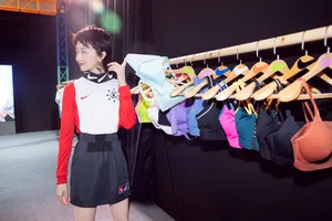周冬雨唯美品牌活动图片_4