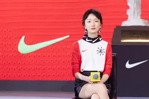 周冬雨唯美品牌活动图片_5