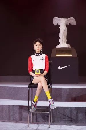 周冬雨唯美品牌活动图片_6