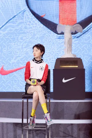 周冬雨唯美品牌活动图片_7