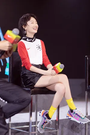 周冬雨唯美品牌活动图片_8