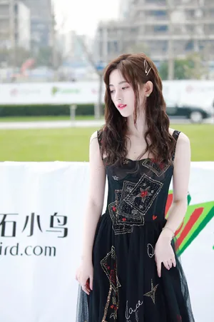 鞠婧祎惊艳女王范儿性感写真图片