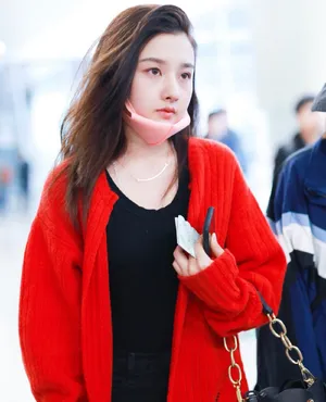 宋祖儿白皙甜美机场街拍图片_4
