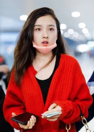 宋祖儿白皙甜美机场街拍图片_5