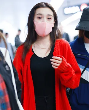 宋祖儿白皙甜美机场街拍图片_7