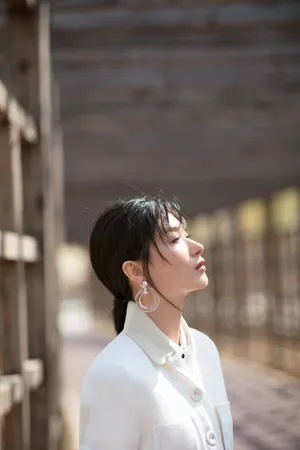 万茜美艳动人写真图片