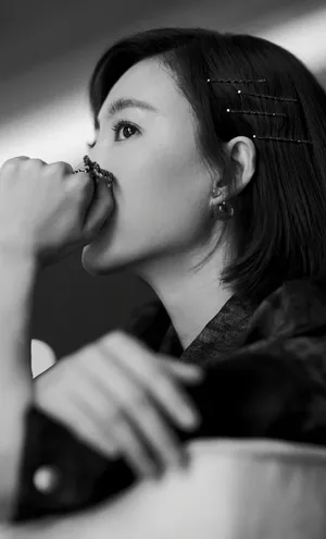 王丽坤冷艳迷人活动写真图片_1