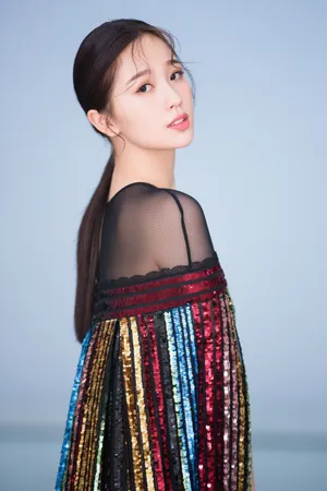 虞书欣时尚少女感写真图片_3