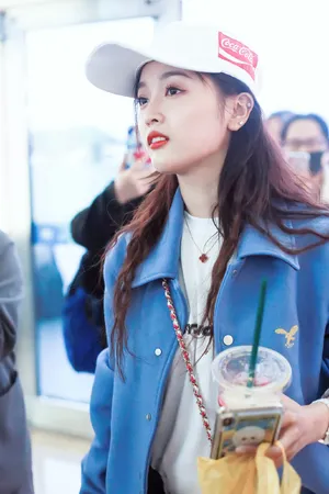 吴宣仪潇洒甜美写真图片_5