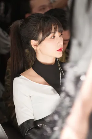 柳岩性感时尚活动图片_5