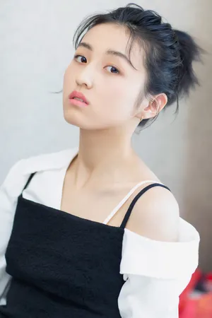 张子枫甜美性感活动写真图片_1