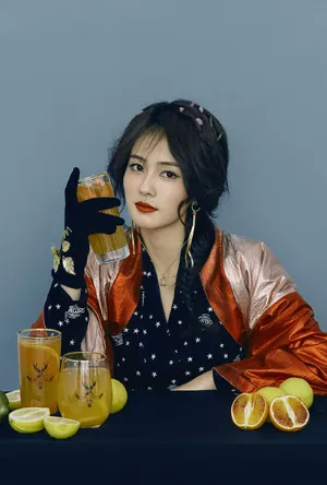 白鹿冷艳迷人时尚写真大片_4