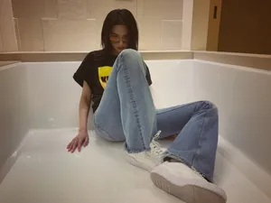 屈菁菁鬼马俏皮写真图片