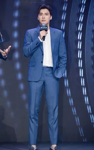 李易峰清爽帅气活动写真图片_3