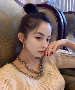 古力娜扎精致利落私服照图片_2