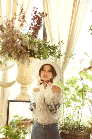 美女明星张鑫甜美写真_3