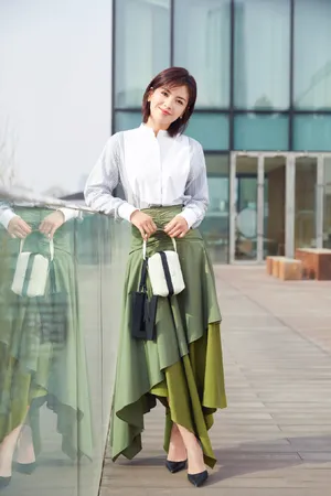 刘涛温婉知性街拍图片
